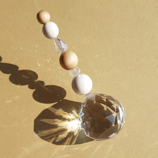 Sonnenfänger - Glaskristall mit Glas und Holzperlen – Bild 2