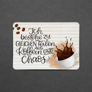 Postkarte mit abgerundeten Ecken "Koffein und Chaos"