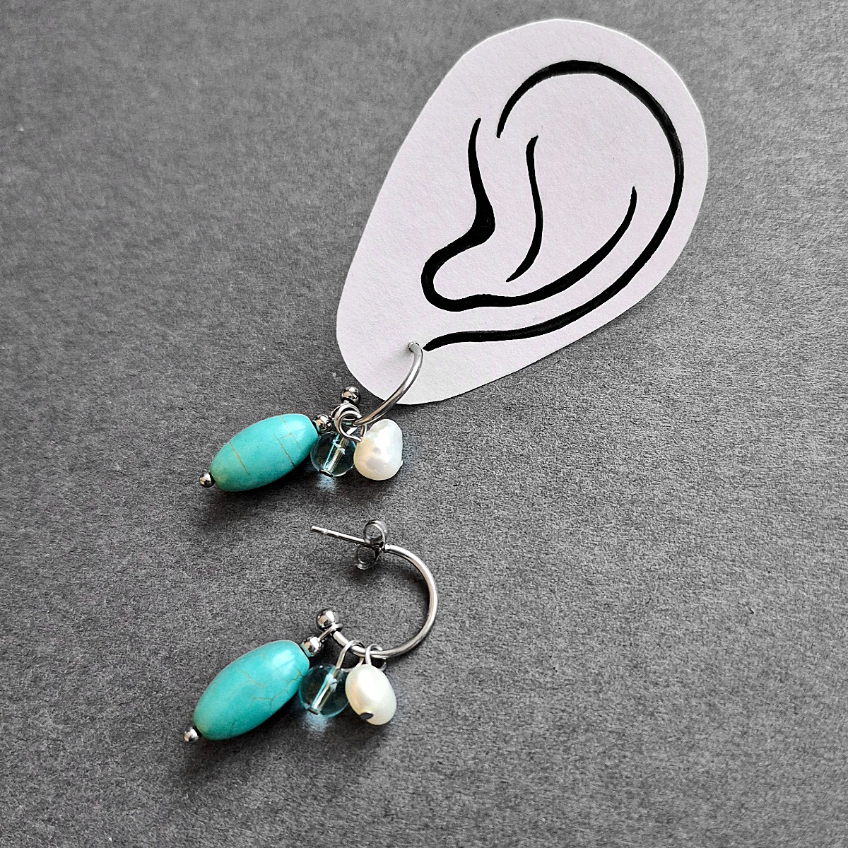 Naturstein "Howlith & Perle" Ohrschmuck aus Edelstahl | CAABjewels – Bild 4