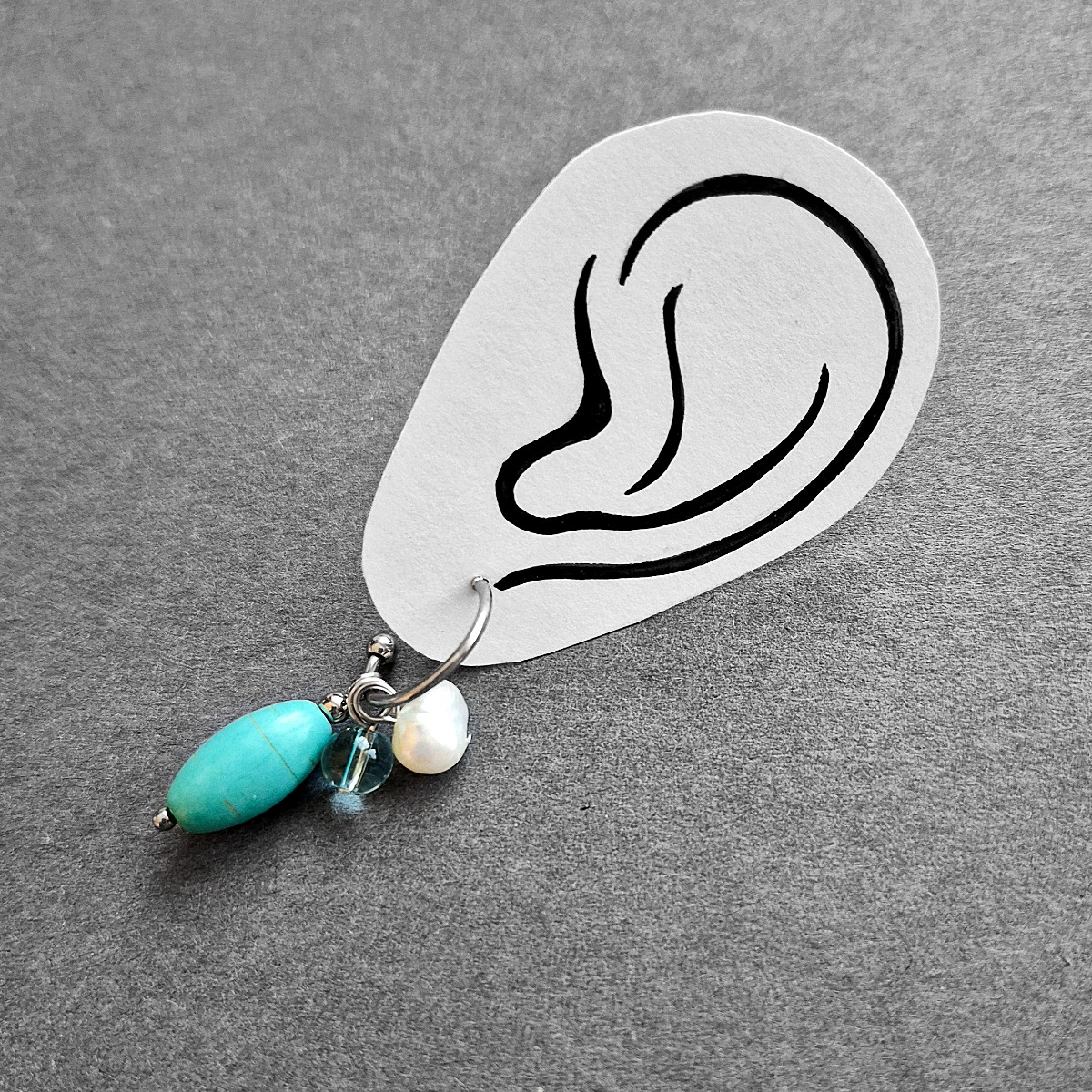 Naturstein "Howlith & Perle" Ohrschmuck aus Edelstahl | CAABjewels – Bild 2