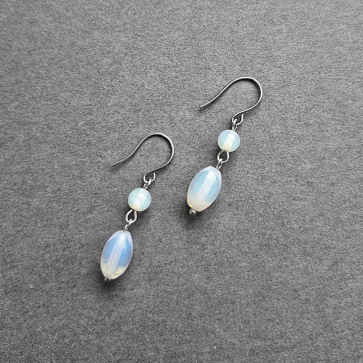 Ohrschmuck "Opalit / Opalglas" aus Glas & Edelstahl | CAABjewels – Bild 2