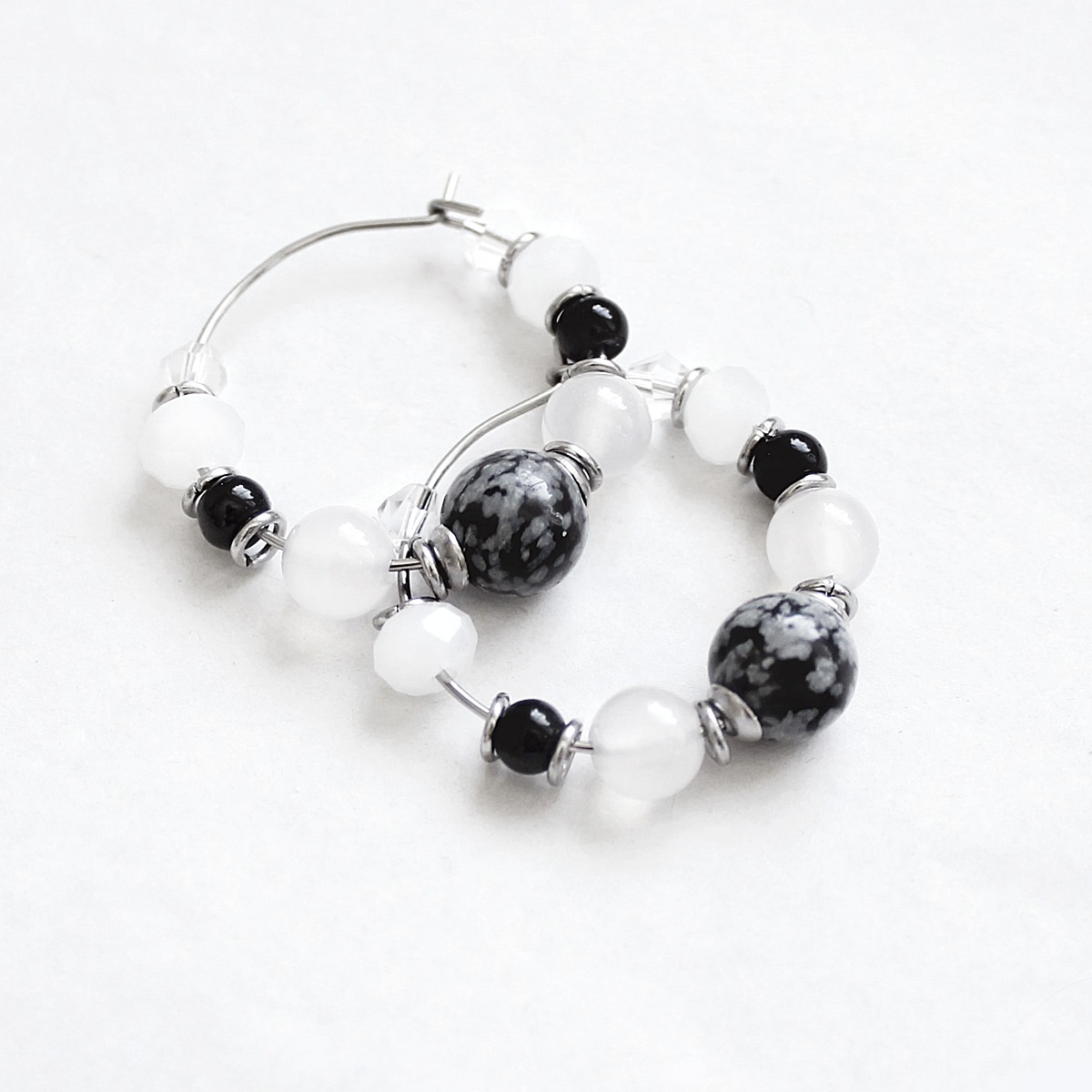 Ohrschmuck "Boho Hoop – Obsidian & Achat" aus Glas & Edelstahl | CAABjewels – Bild 3