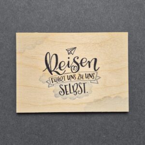 Holzpostkarte mit Magnet "Reisen"